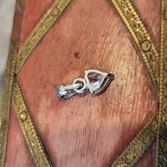 Dainty Crystal Heart Silver Tone Neckle Pendant - Picture 2 of 6